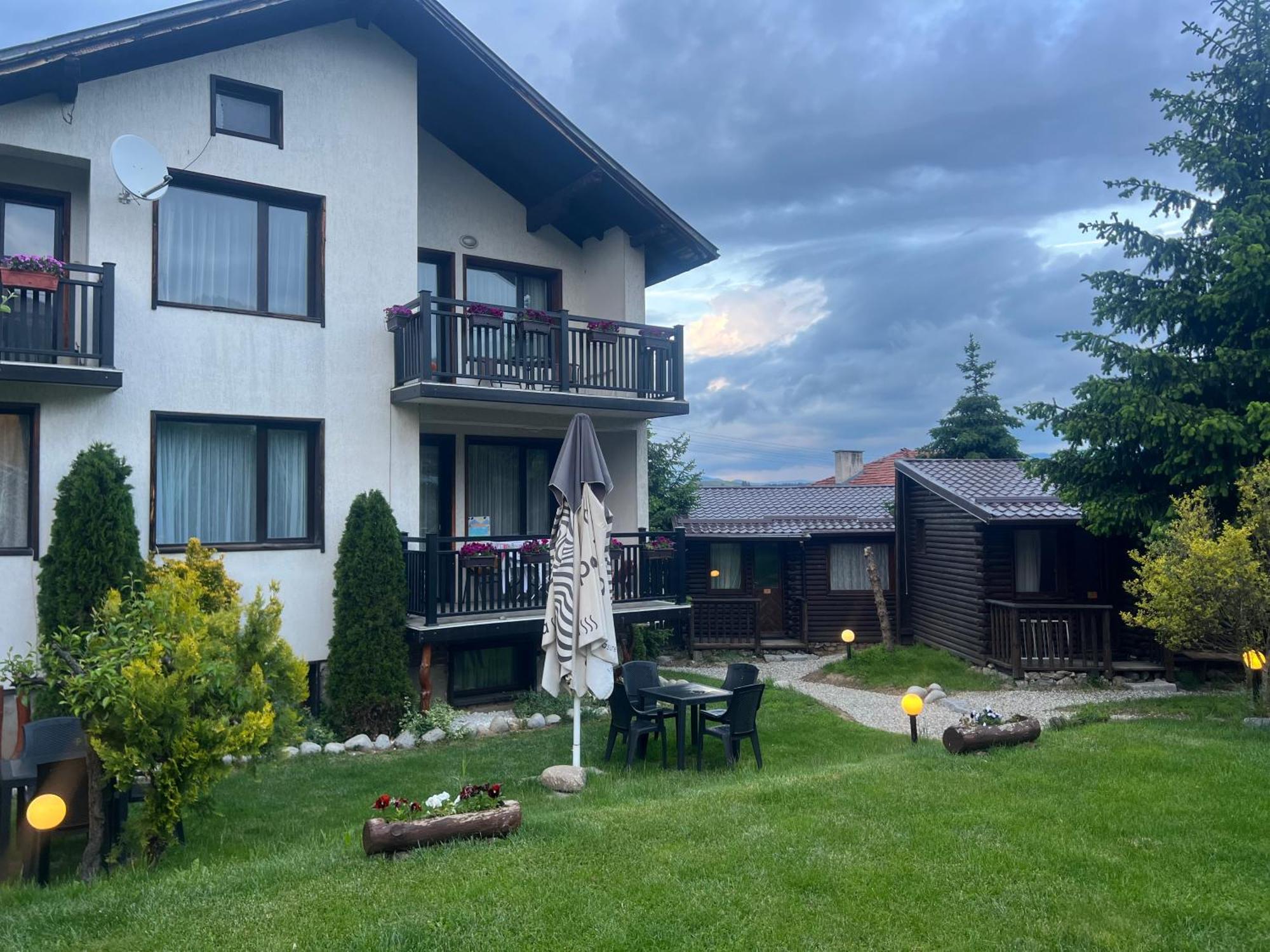 Guest House Raffe Dobrinishte Exterior foto