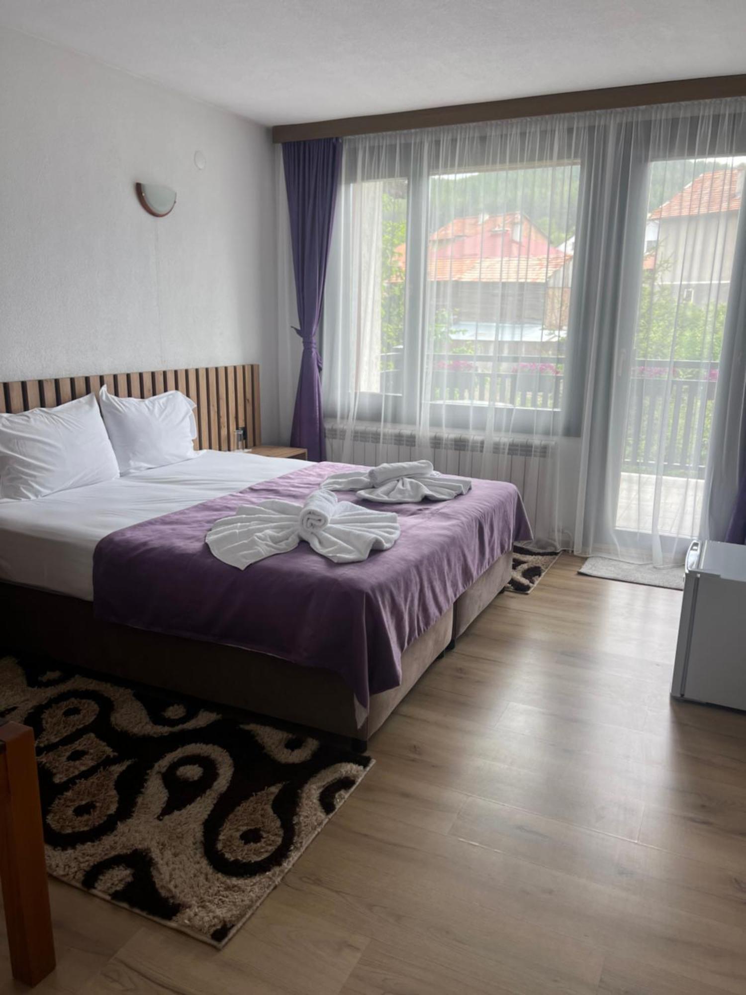 Guest House Raffe Dobrinishte Exterior foto