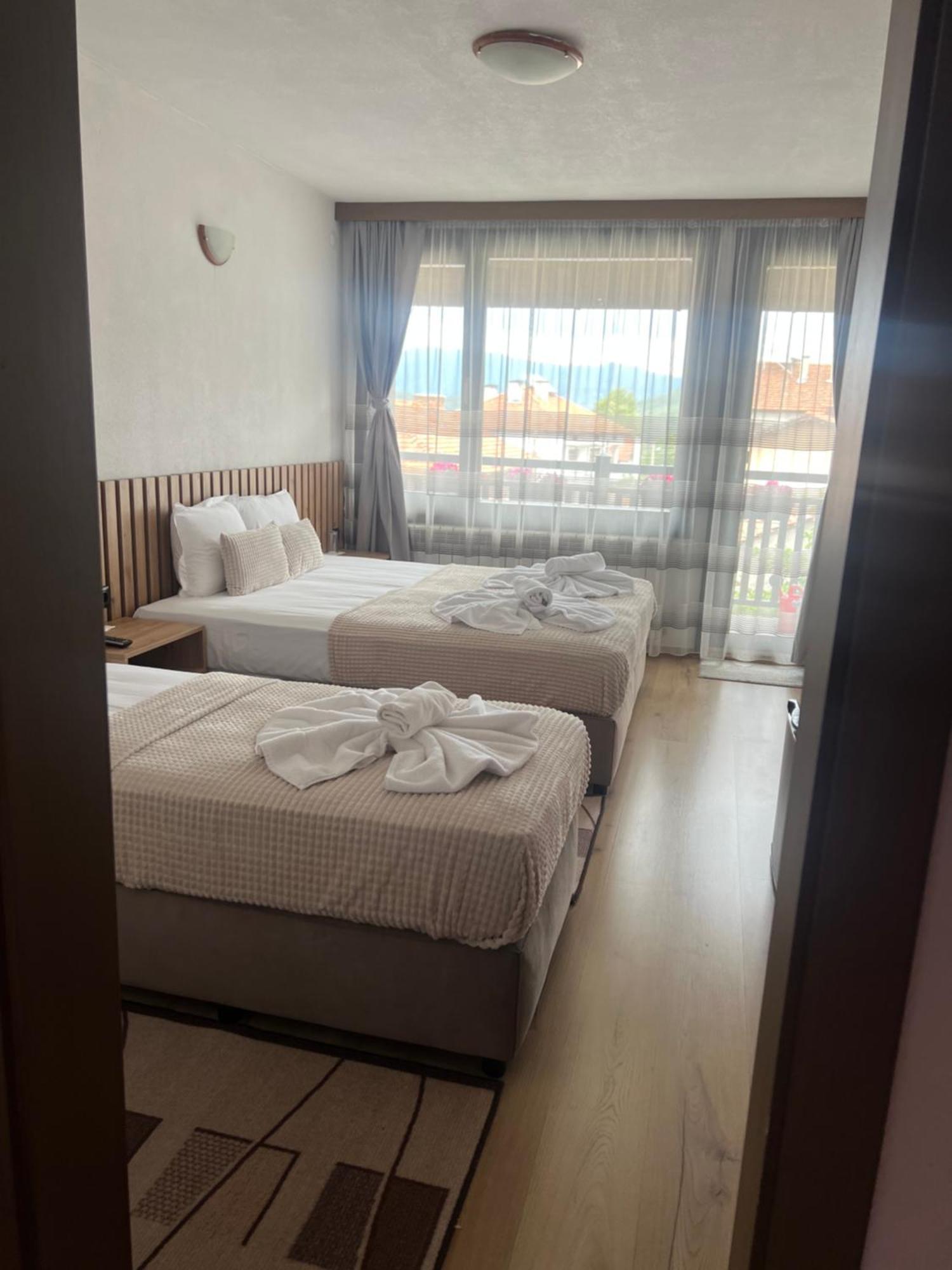 Guest House Raffe Dobrinishte Exterior foto