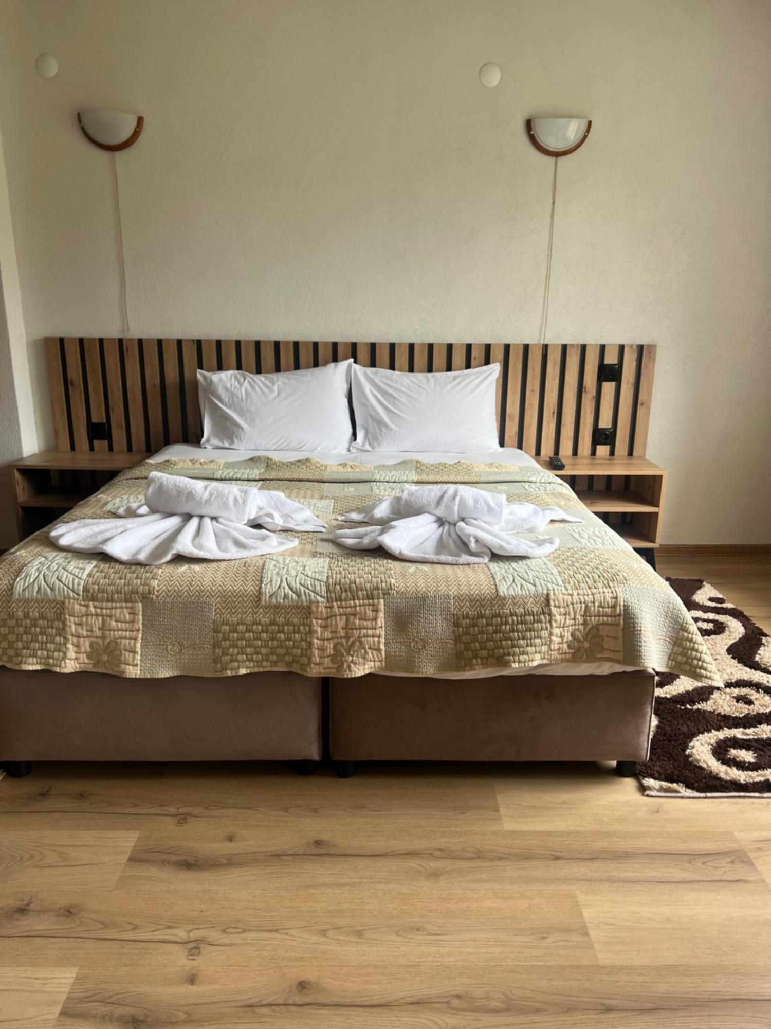 Guest House Raffe Dobrinishte Exterior foto